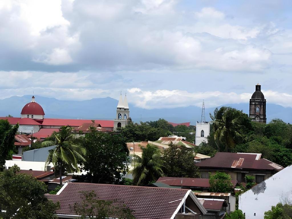 El Haciendero Private Hotel Iloilo Eksteriør bilde
